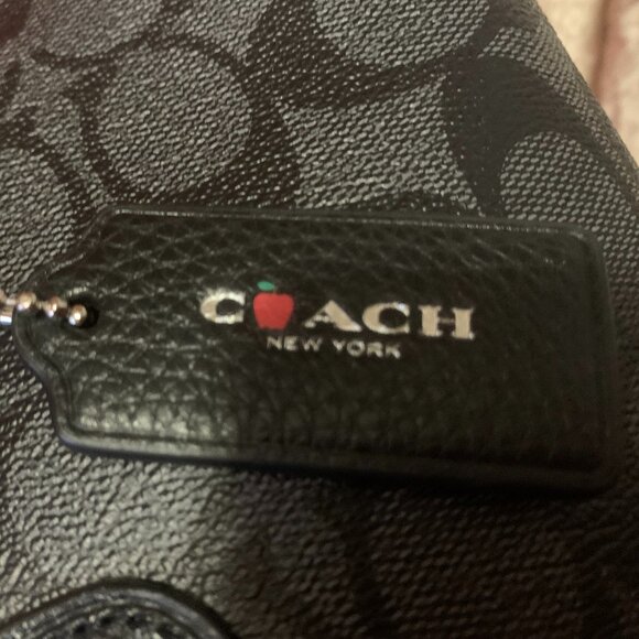 Coach Limited Edition New York Skyline - Picture 5 of 8